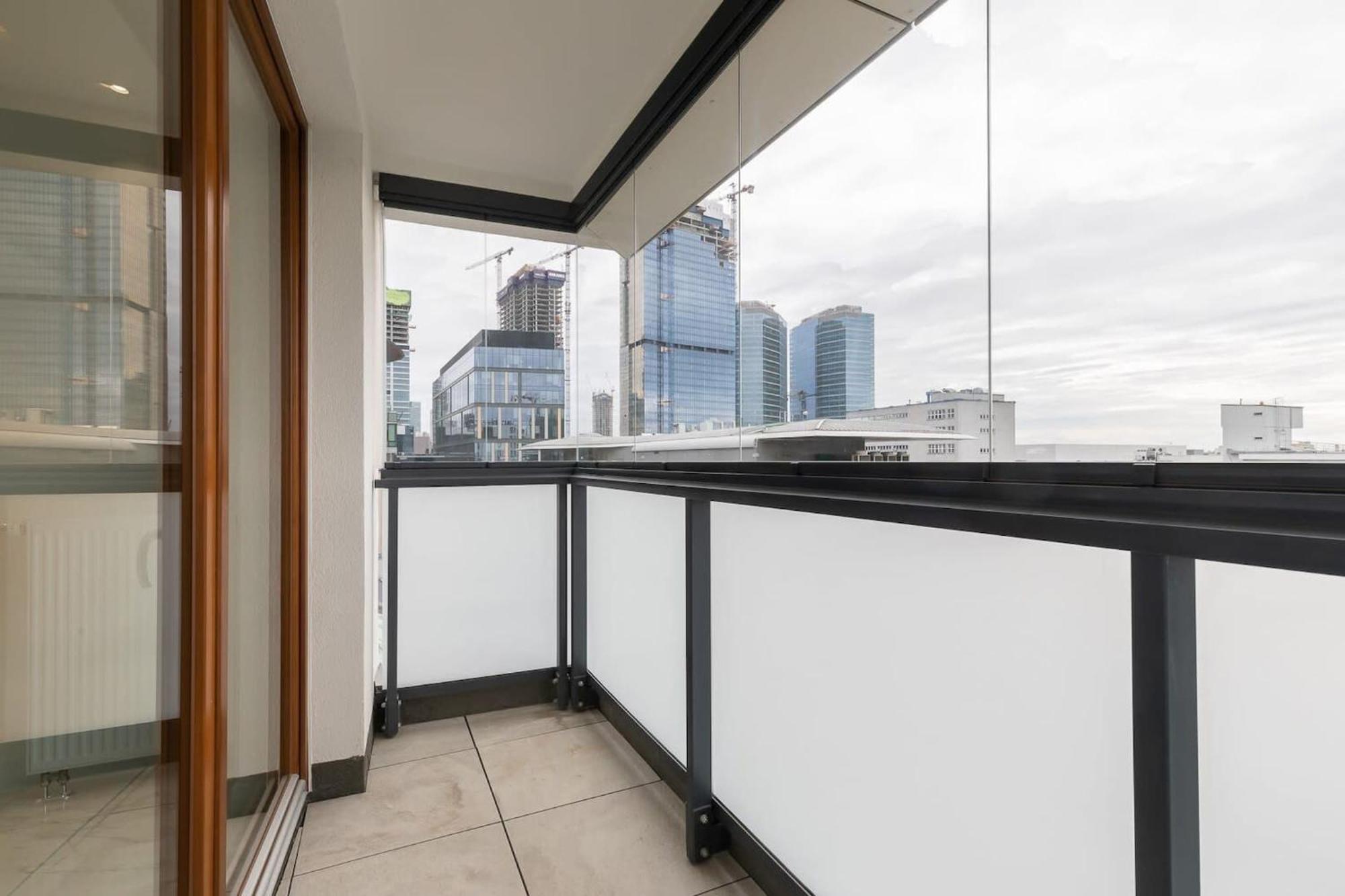 Karolkowa 28 - Prestigious With Balcony By Renters Prestige Appartement *