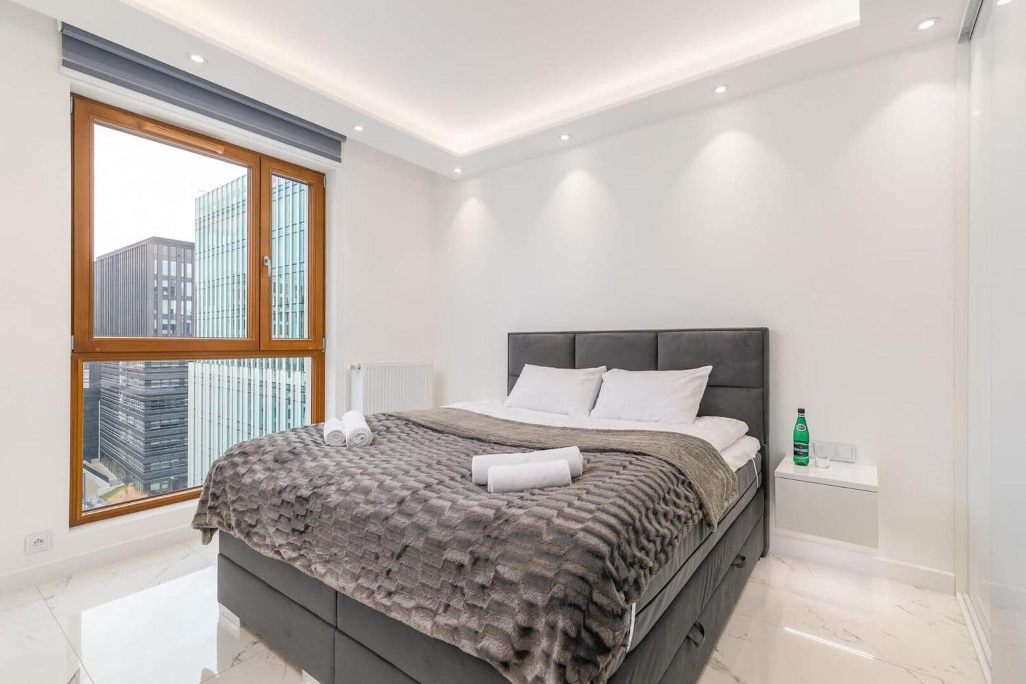 Karolkowa 28 - Prestigious With Balcony By Renters Prestige Appartement